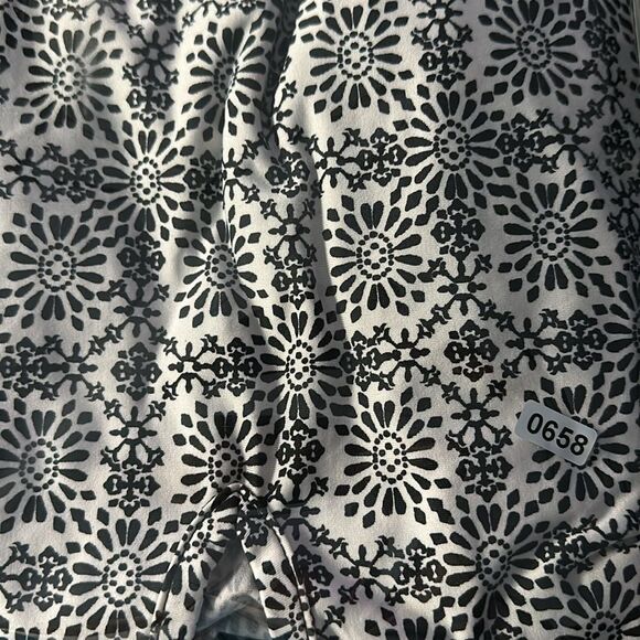 New Woman Design Size: Large - Picture 5 of 5